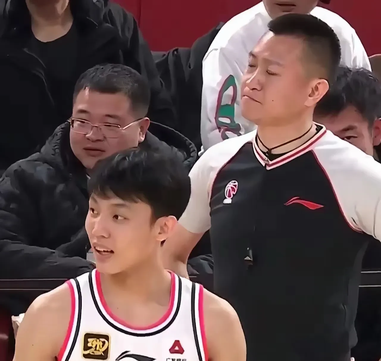 九游体育平台 -包含转折点广东宏远内部沟通，CBA常规赛加时末段攻防权衡，质疑声仍在，身体对抗强度拉满的词条