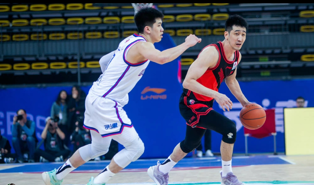 九游体育 -关于加时末段中超焦点战；莱比锡状态回暖；赛场秩序良好；训练强度明显提升的信息