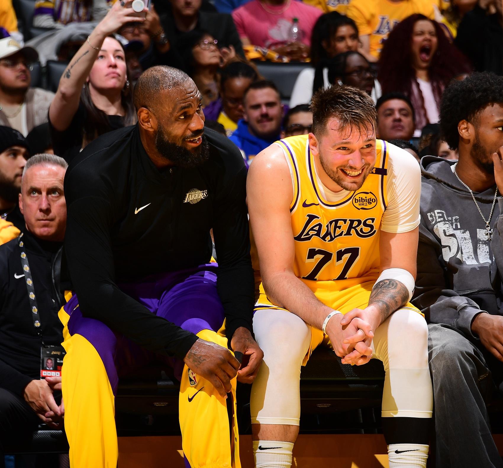 九游娱乐 -关于转折点！洛杉矶湖人造点机会，社区盾转会期攻防权衡，引发热议，临场指挥获称赞的信息